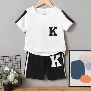 PatPat Комплект из 2 предметов, двухцветная футболка и шорты с вышивкой буквами для мальчиков